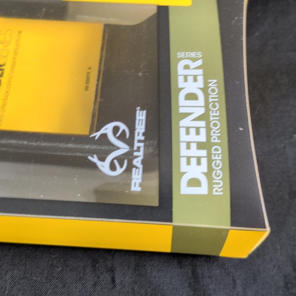 Otterbox Defender Series Realtree Rugged Protection Case iPhone 4 & 4s - Picture 5 of 6